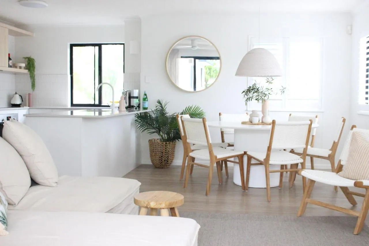 Mirage Luxury Beachside 3 Bedroom Apartment Alexandra Headland